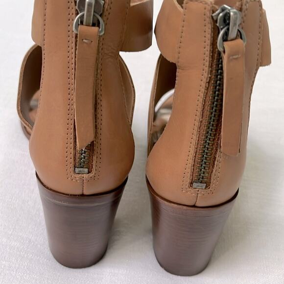 Zimmermann Utility Sandals Block Heel in Tan
size 37 - Picture 9 of 12